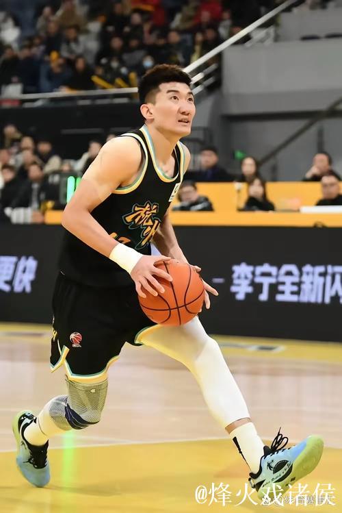 辽宁男篮晒训练视频:主场迎战广厦男篮今晚开战 辽宁男篮晒训练视频:主场迎战广厦男篮今晚开战