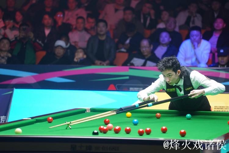 吴宜泽6-4力克特鲁姆普 晋级斯诺克国锦赛八强